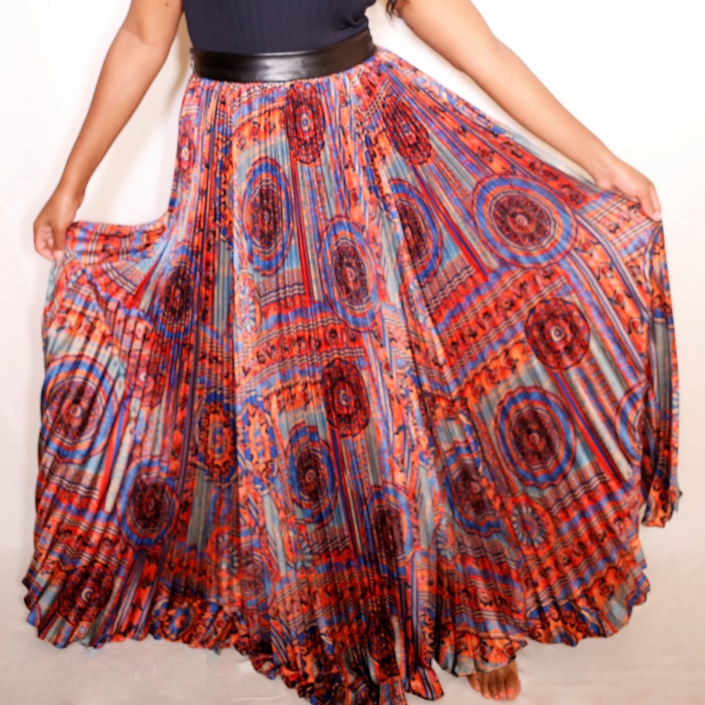 Twirl Skirt M